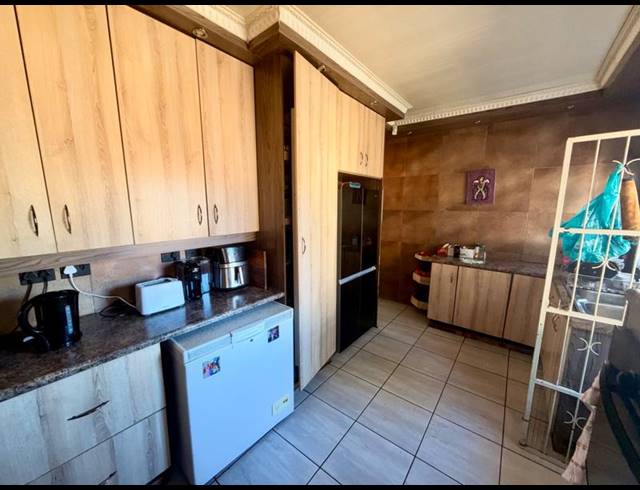3 BEDROOM HOUSE FOR SALE IN VANDERBIJLPARK CW 3